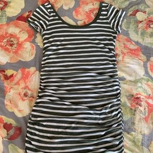 Splendid striped t shirt dress with ruching, moss green/white Size S
